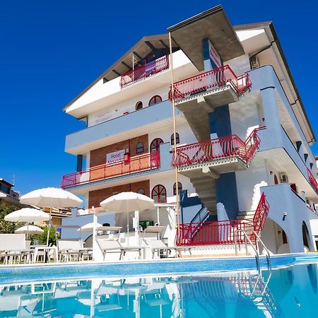Hotel Alexander Джардини Наксос Екстериор снимка