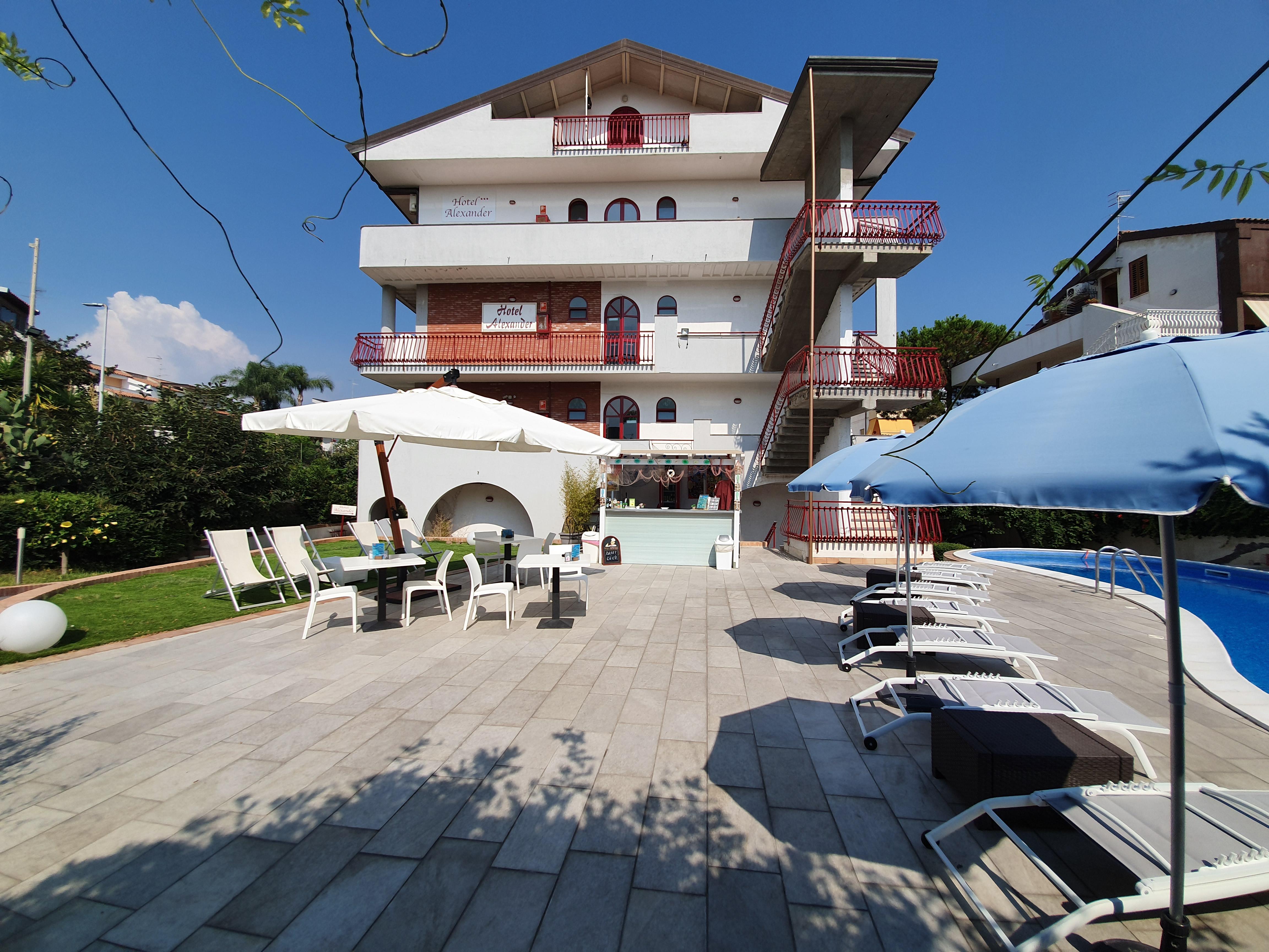 Hotel Alexander Джардини Наксос Екстериор снимка